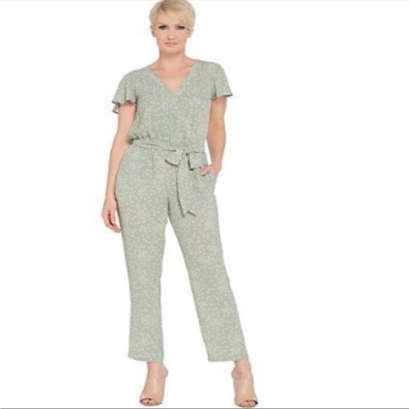 Vince Camuto Pants - Vince Camuto Flutter Sleeve, Floral, Surplice Neckline Belted Jumpsuit Size 24W